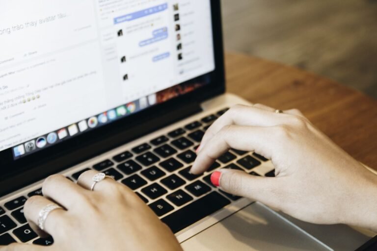 Online Chat Jobs: The Complete Guide to Live Chat, Remote Support, and Messaging Work From Home